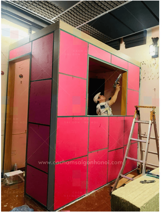 Thi công khung cách âm buồng thu âm VOCALBOOTH 02