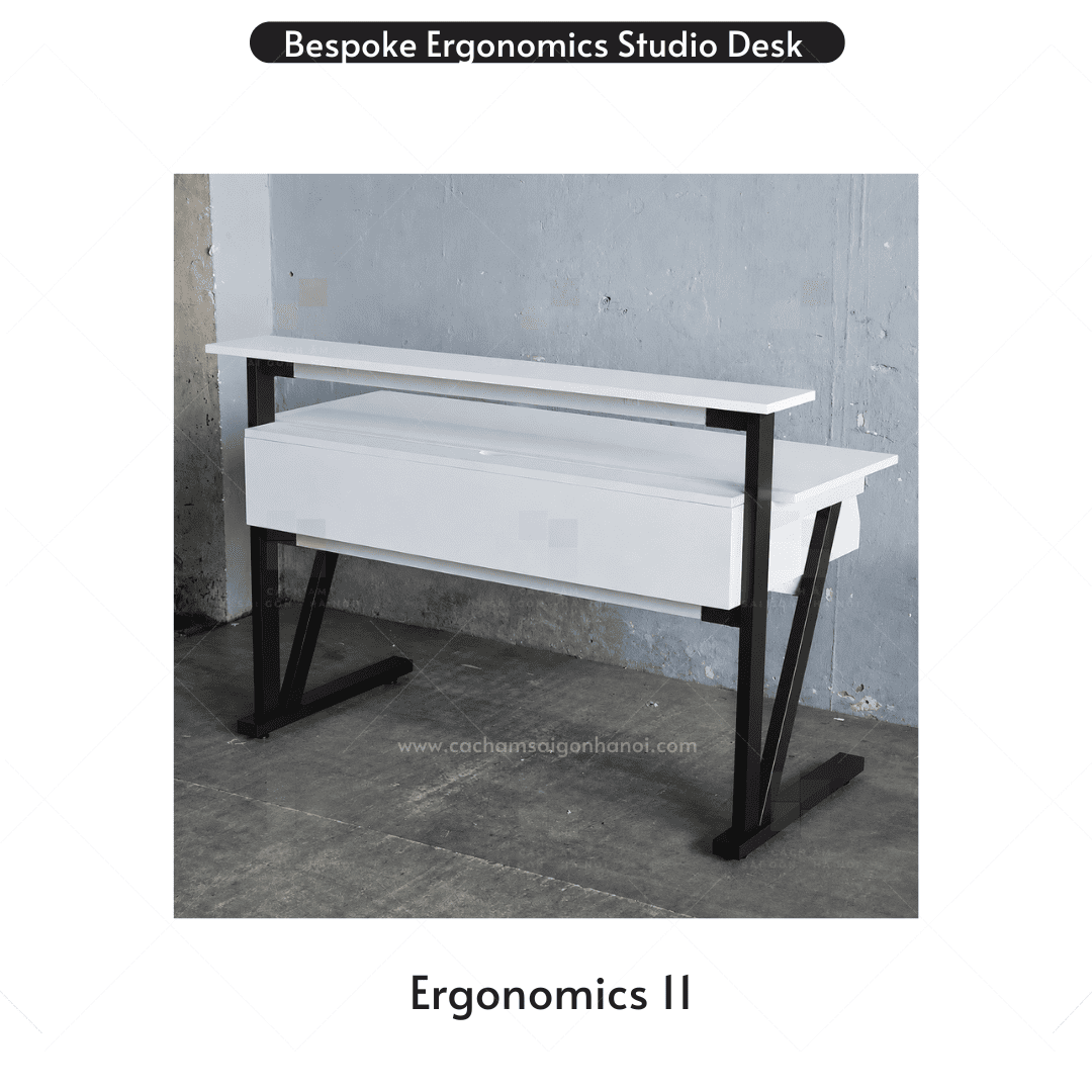 Mặt sau bàn phòng thu âm Ergonomics 11 với hệ quản lý dây gọn gàng.