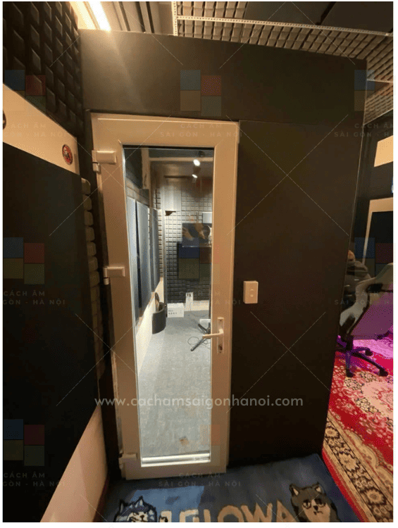Cửa cách âm chuyên dụng của VOCALBOOTH 02