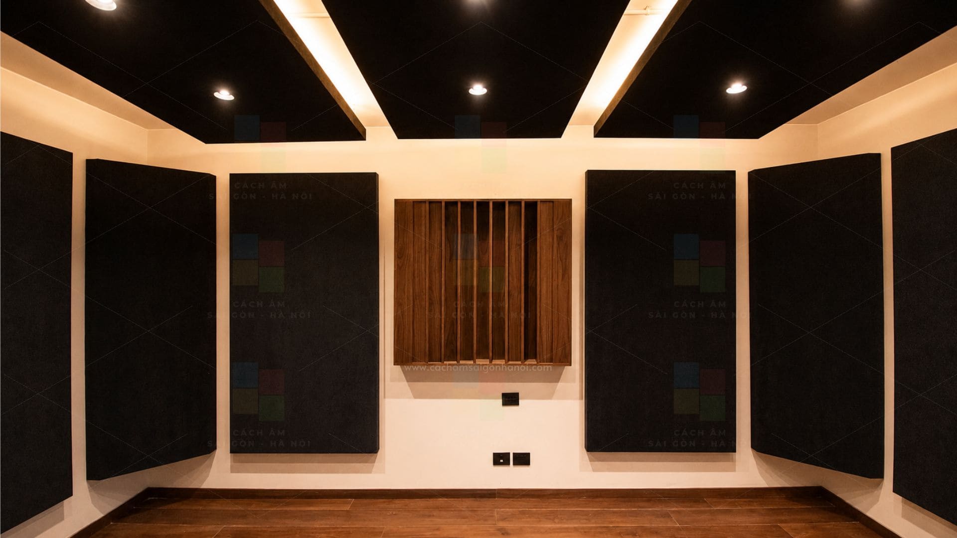 Hệ thống tiêu âm và tán âm mặt trước phòng Mixing & Mastering Studio tại Văn Quán Hà Đông