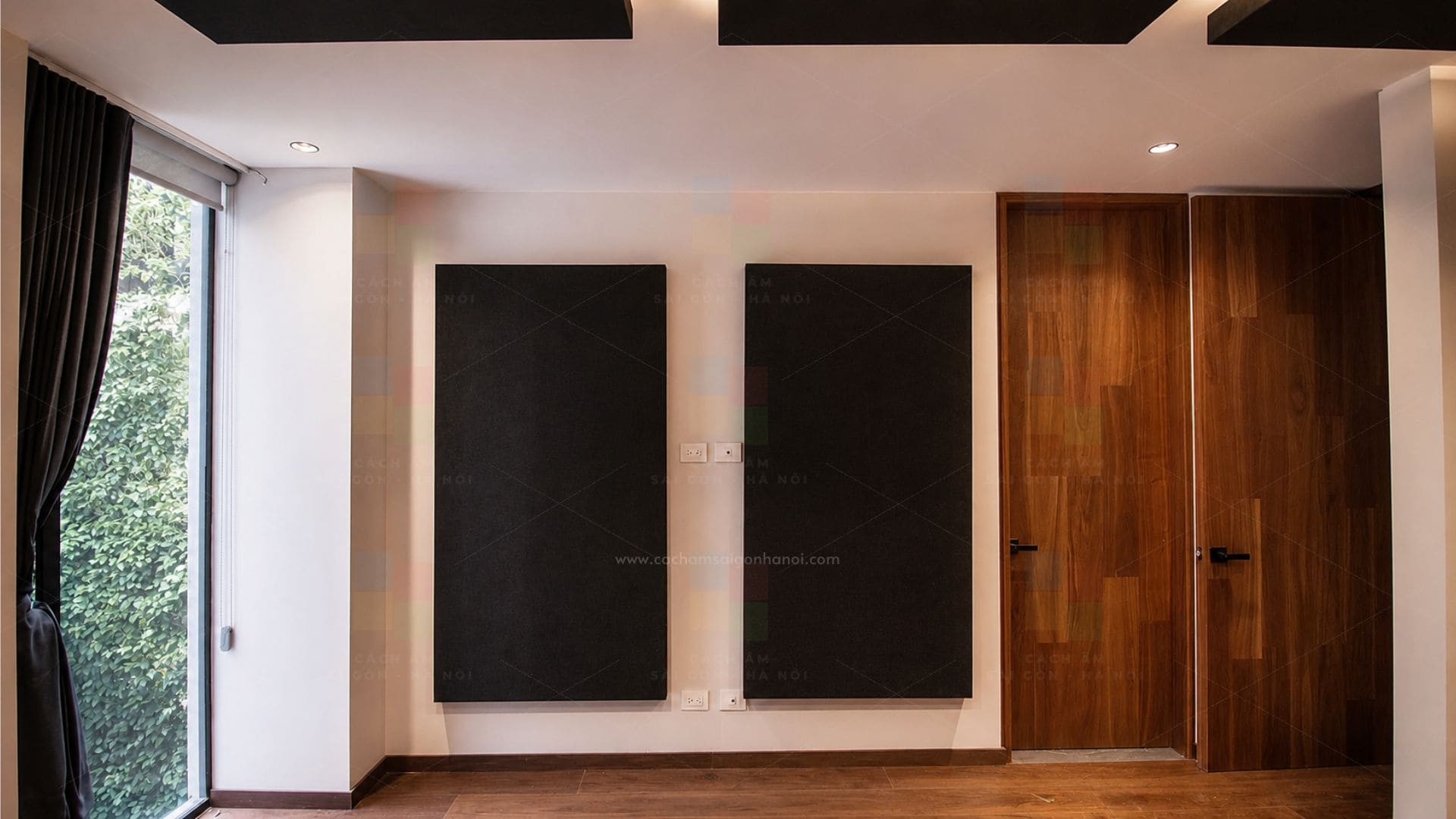 Hệ thống panel tiêu âm tường sau vị trí người nghe trong phòng Mixing & Mastering Studio tại Văn Quán Hà Đông
