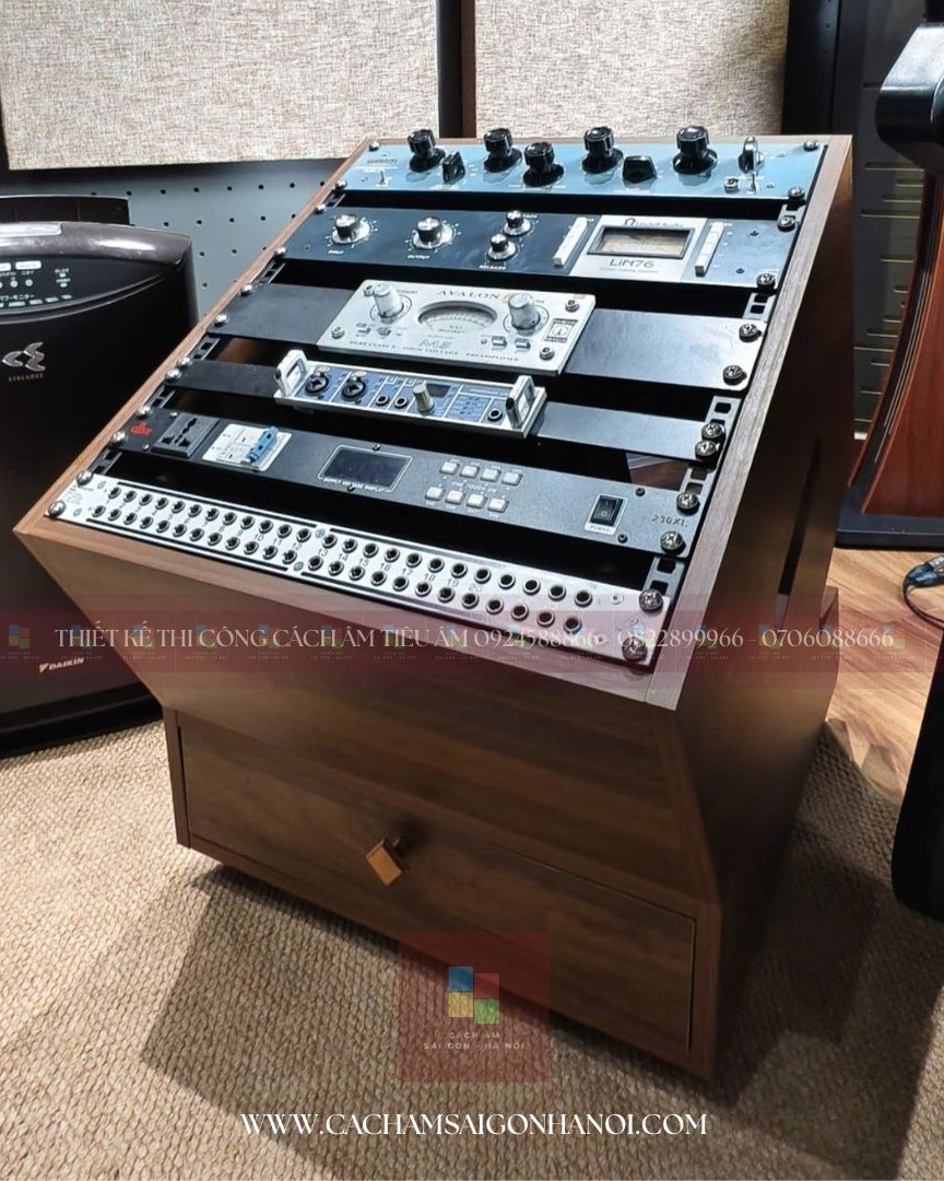 tu-rack-12u-mixer-vqp-rack-05-full-thiet-bi-1