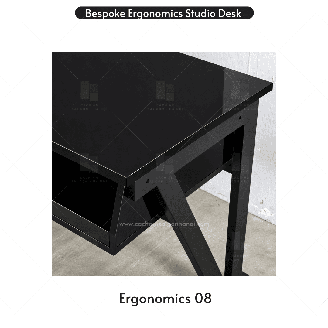 Chi tiết góc cạnh và khung chân bàn phòng thu Ergonomics 08